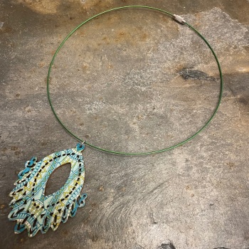 Boho Wooden Necklace - Turquoise/lt green (green wire)