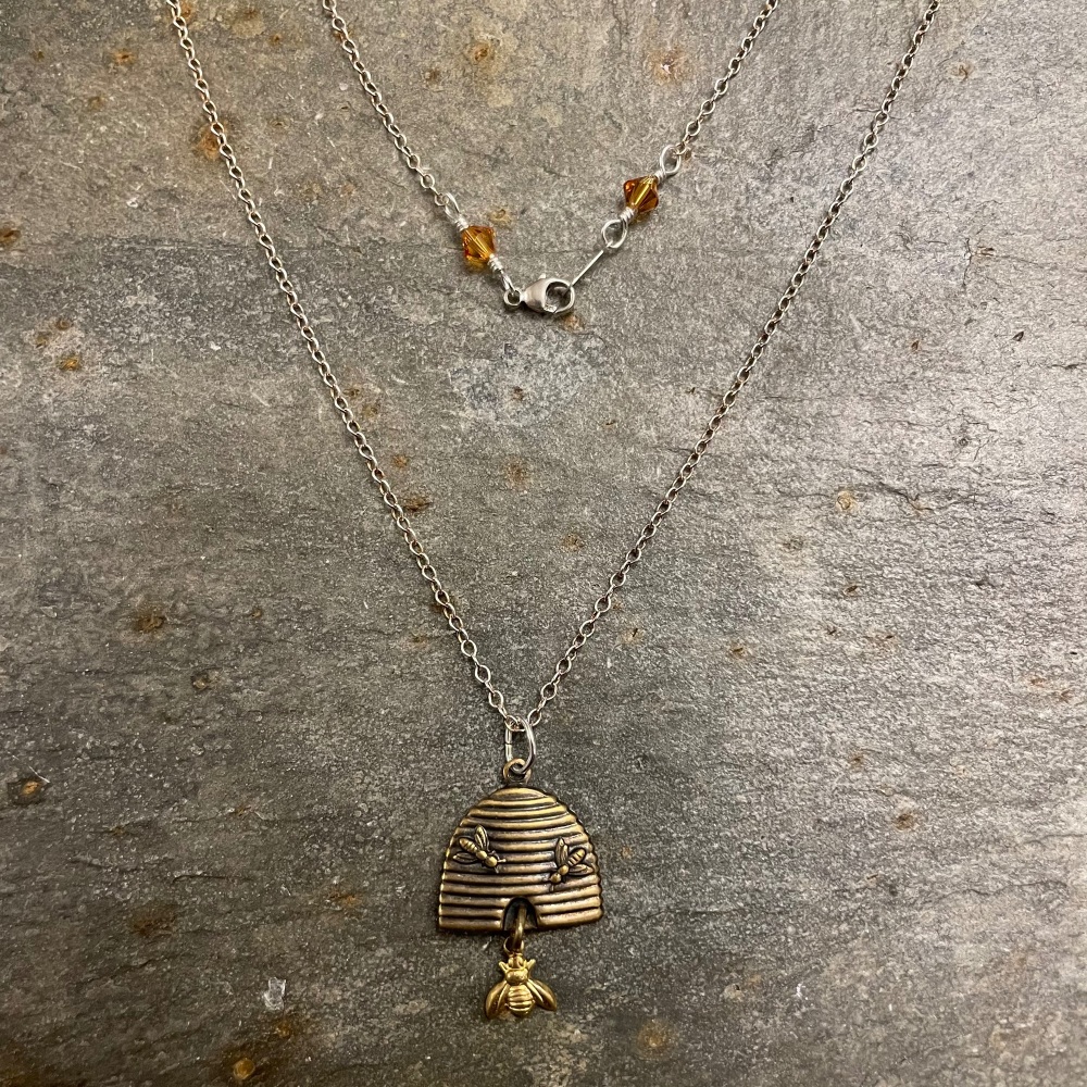 Beehive necklace online