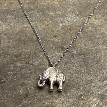 Hot Tomato - Elephant necklace (Silver)