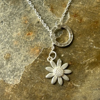 Pom - Flower Necklace