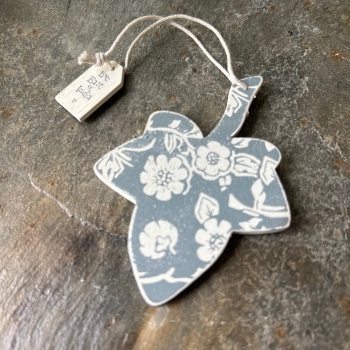 East of India Leaf Decoration