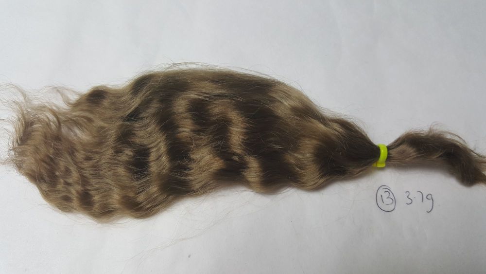 13 - Medium brown loose weave yearling - Mohair - 3.7g - SMALL QUANTITY PLE