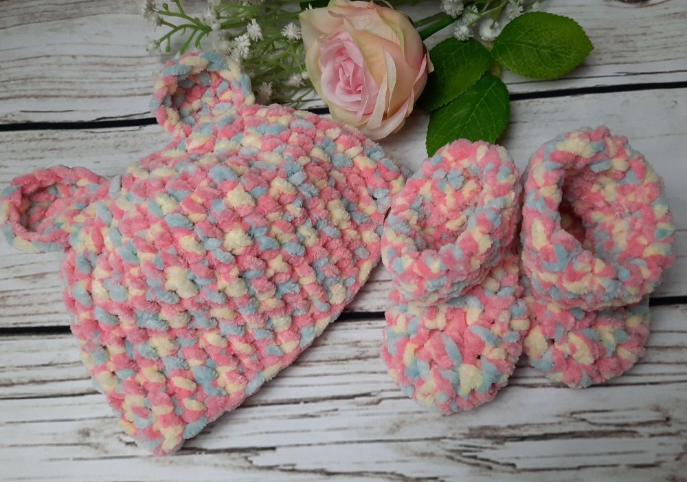Luxury chenille chunky baby beanie and matching boots/bootees. Tutti Frutti