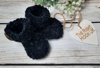 Luxury chenille chunky baby boots. Black.