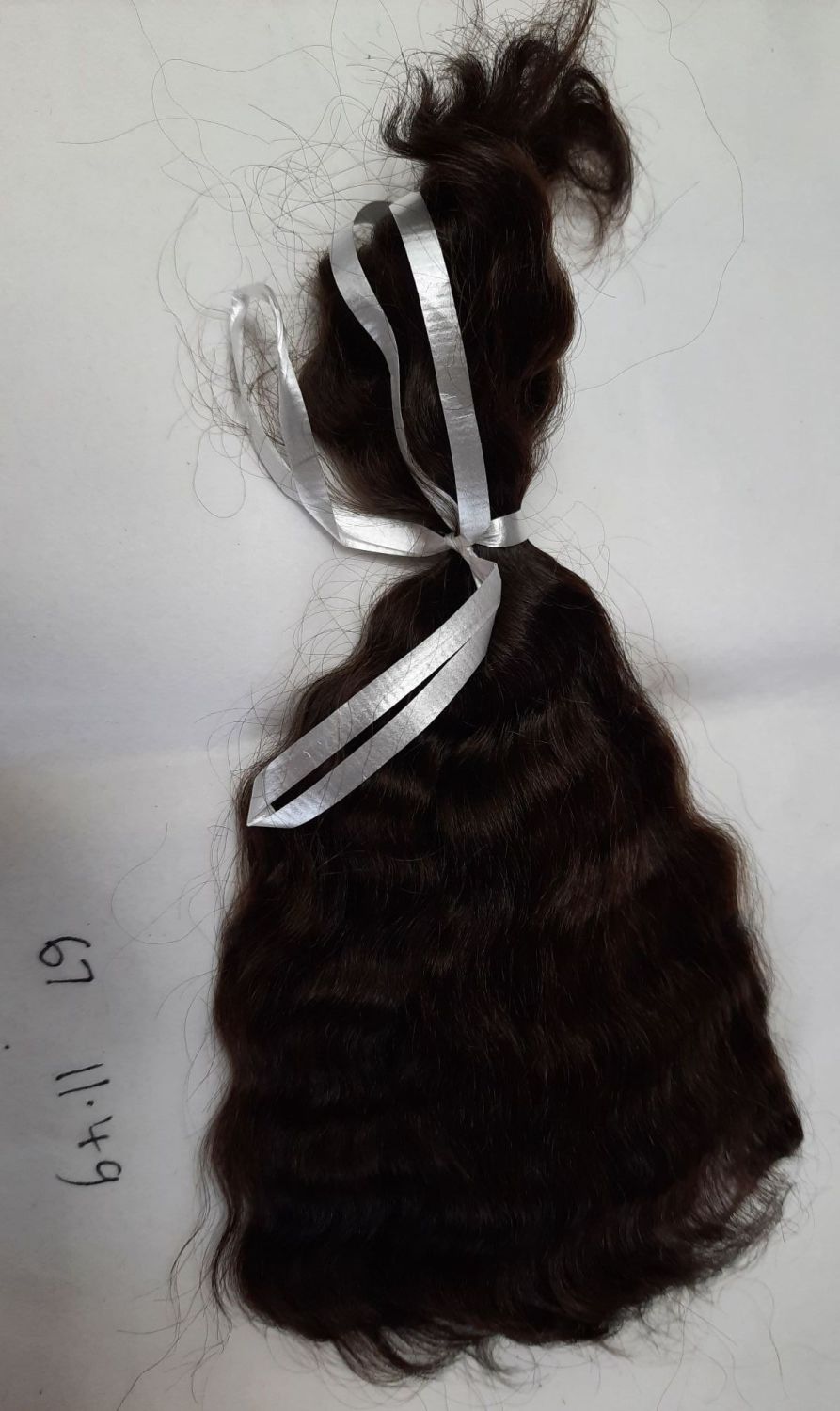 67 - Intense brown yearling mohair - 11.4g