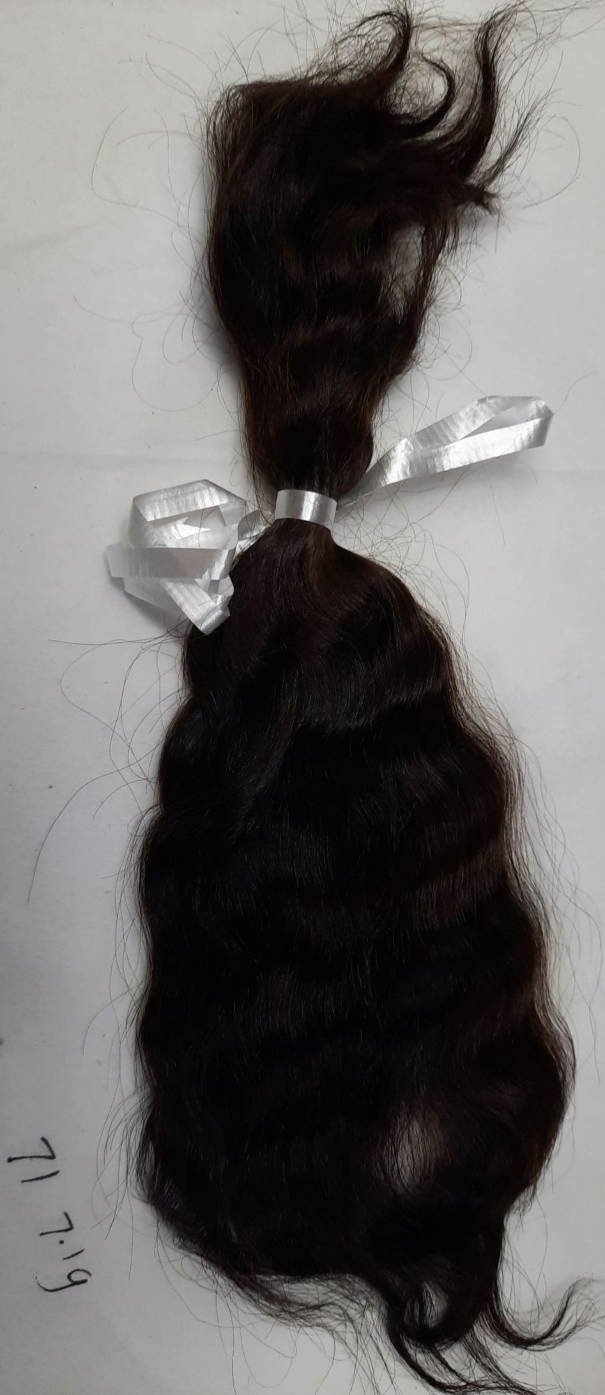 71 - Intense brown yearling mohair - 7.1g