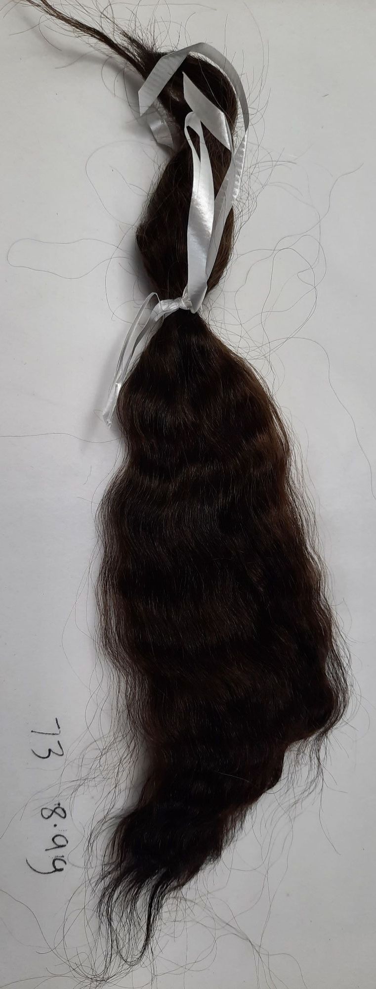 73 - Intense brown yearling mohair - 8.9g