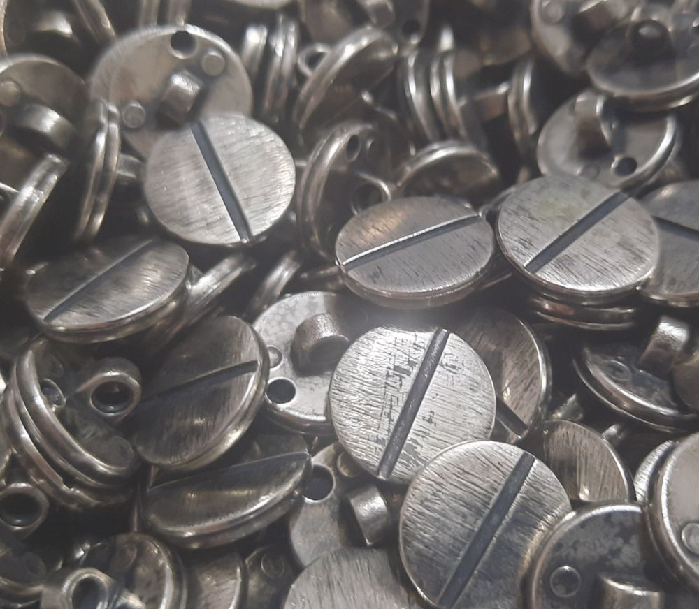 Metallic colour buttons