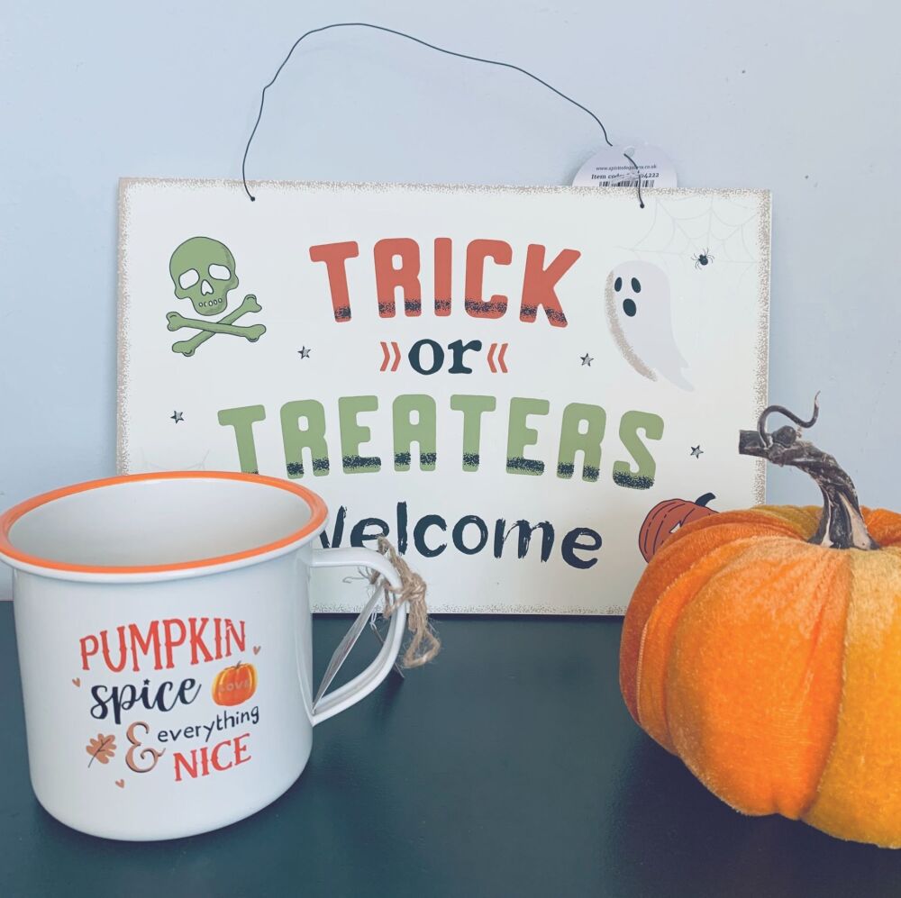 Trick or Treaters Welcome Sign