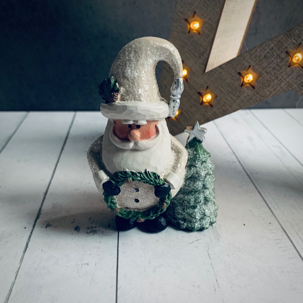 Santa with Tree and Wreath