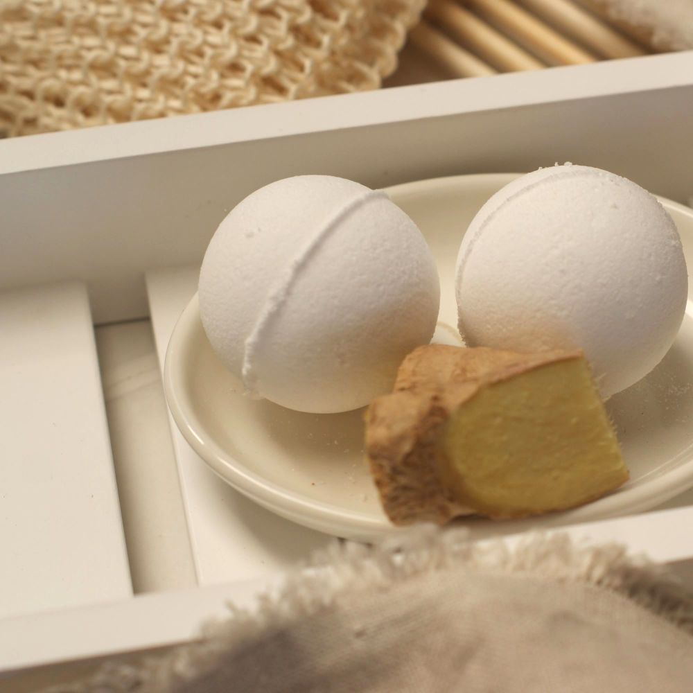 Ginger and Black Pepper Aromatherapy Bath Bomb 