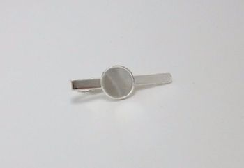 Tie Clip Bar with 16 mm Round thin Wall Bezel Cup on centre