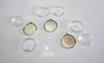 Double sided setting pendants with 20 mm glass domes bronze or silver