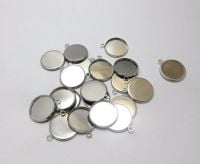 14 mm round silver plated light weight setting charms in choice of pack sizes