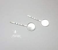 Bobby tie or hair pin cabochon blank settings silver plated 18 mm round tray