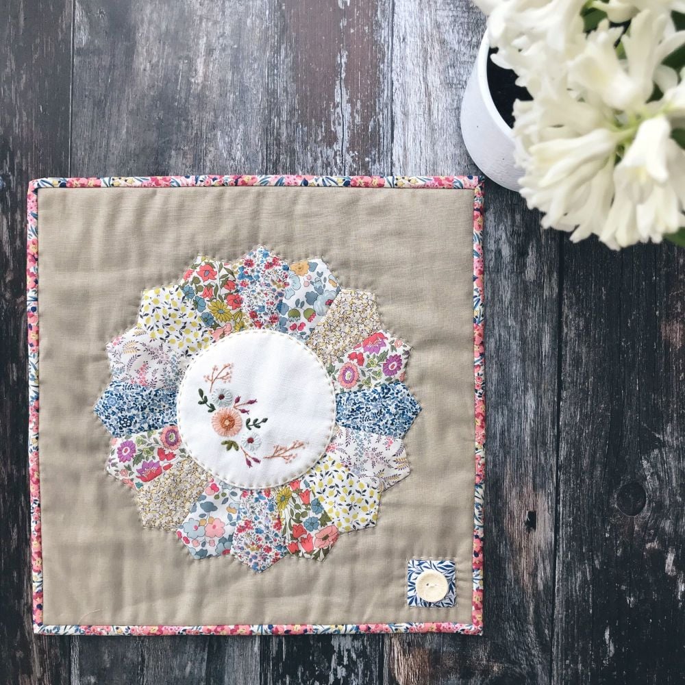 'Embroidered Posie Mini Quilt' Kit & Pattern
