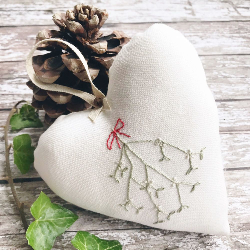 'Embroidered Heart ~ Mistletoe'