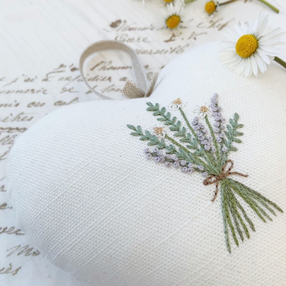 'Lavender, Rosemary and Daisy Hanging Heart' Kit