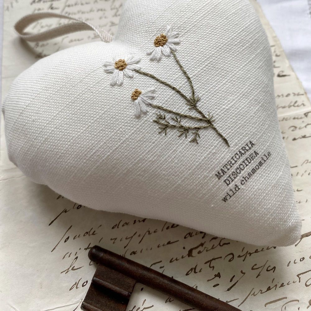 A Year of Flowers 'Hanging Heart ~ Matricaria Discoidea' Kit
