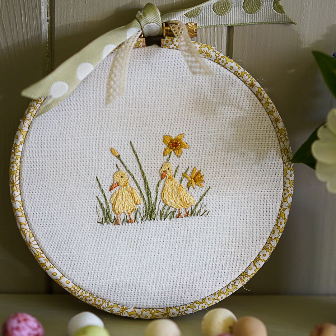 'Embroidery Hoop Ducklings and Daffodils' Kit