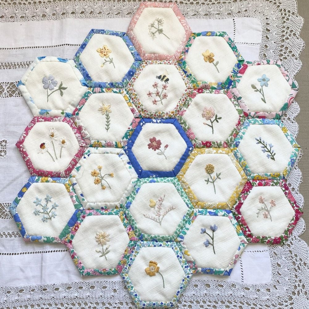 'Wrapped Fabulously Floral Hexies' Kit