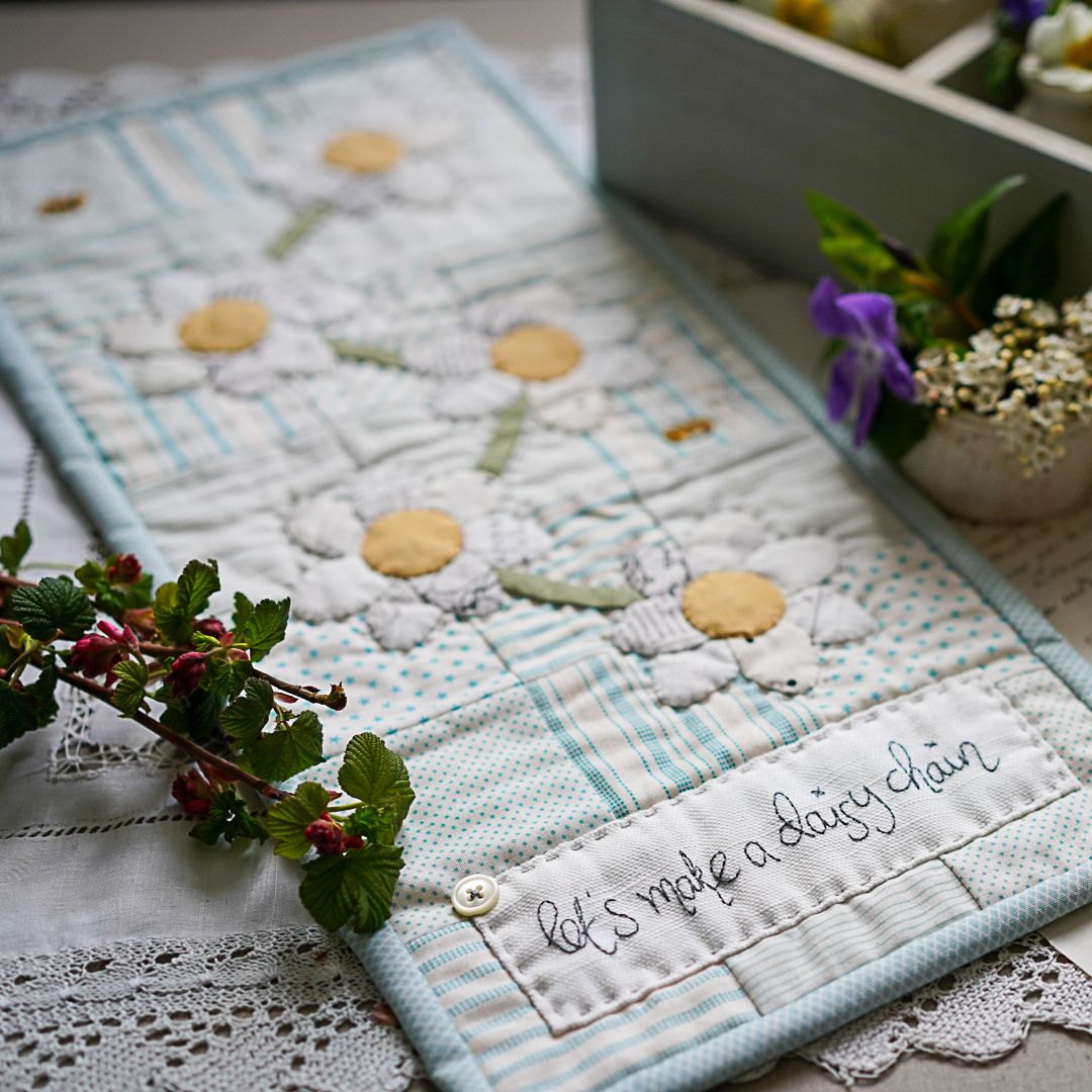 LIMITED EDITION 'Daisy Chain' Mini Quilt Kit