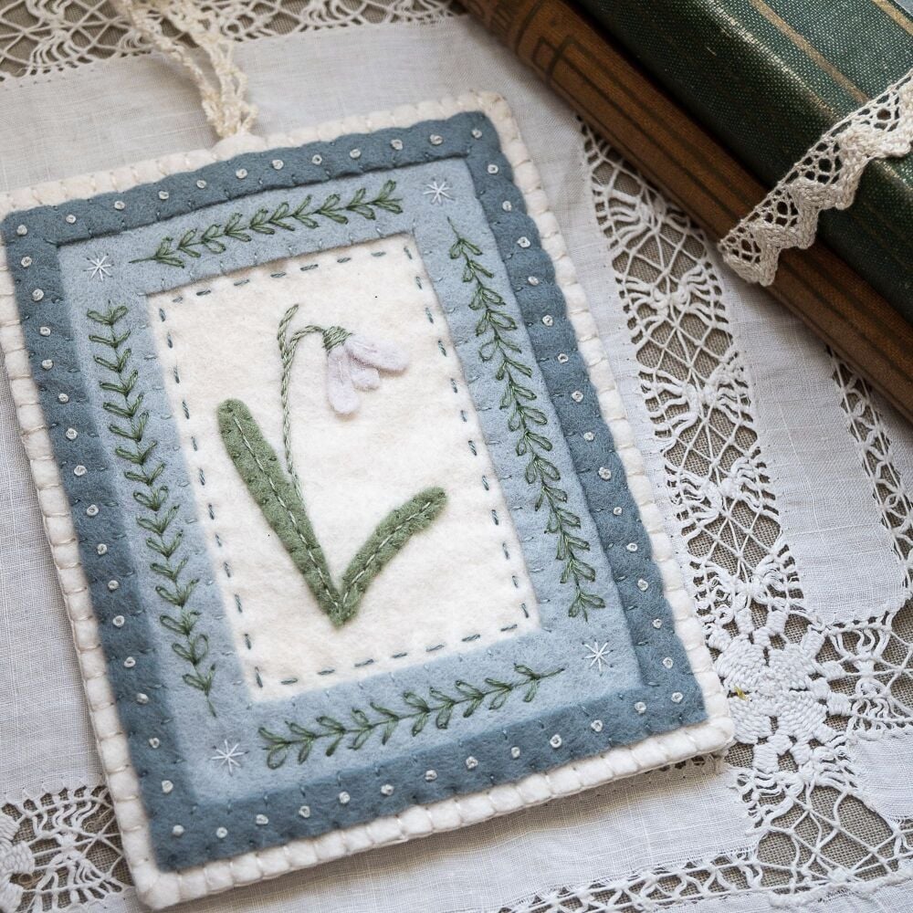 The  Country Garden Flower Series Felt Kit ~  Snowdrop