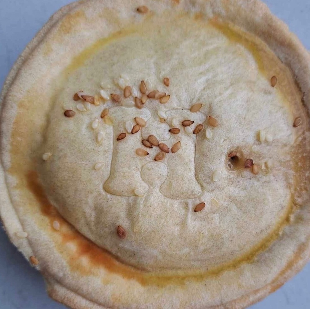 H INDIVIDUAL VEGETARIAN Homity Pie - Potato, Leek, onion, cheddar cheese in