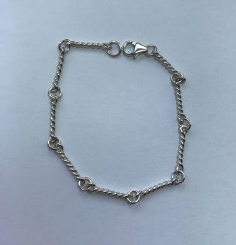 Silver twist link chain