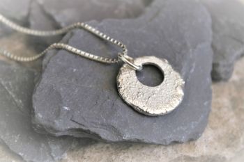 Silver pendant & chain