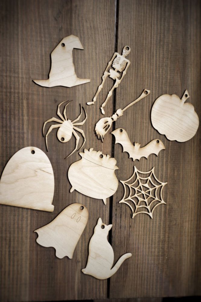 HALLOWEEN ORNAMENTS 