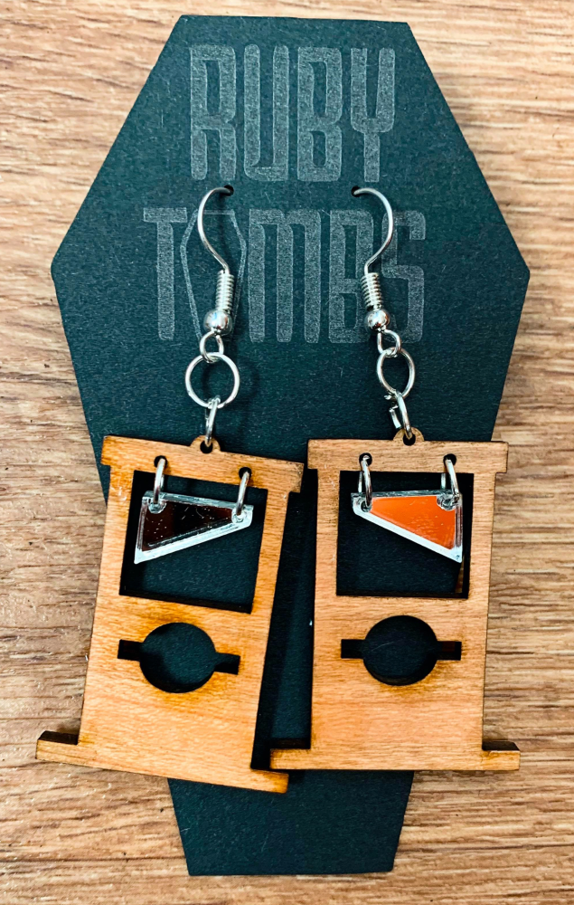 GUILLOTINE EARRINGS 