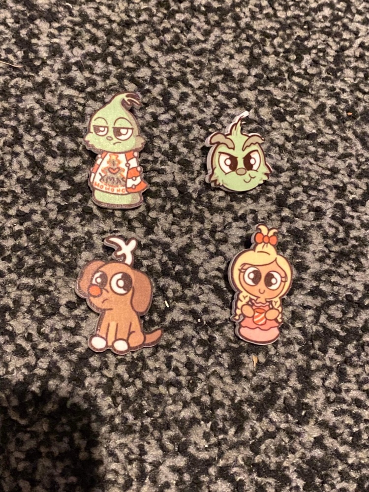 Grinch Pin Badge Set