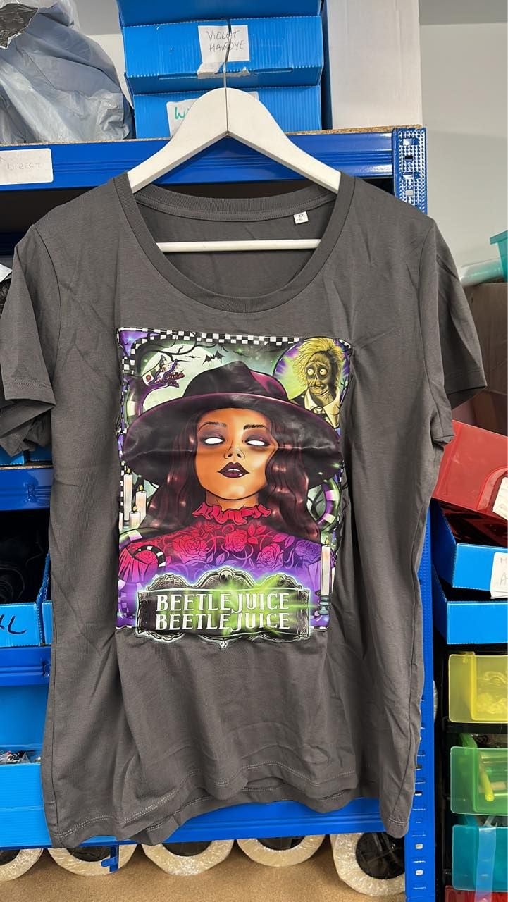 Beetlejuice grey tee size 18-20 a2