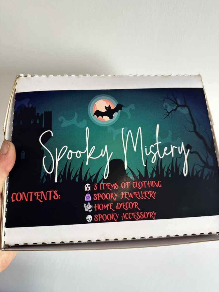 Spooky Mistery Mystery Box size 8 to 20