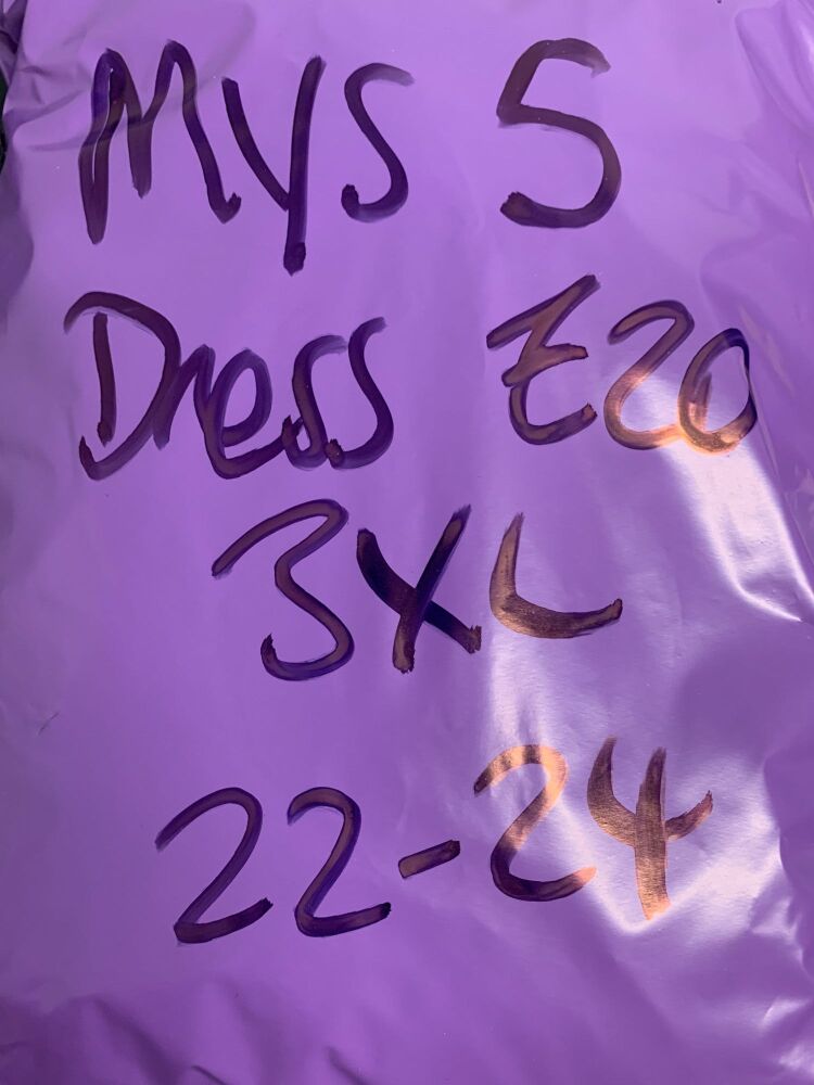 Mystery Pack 5 - dress size 3XL (22-24)