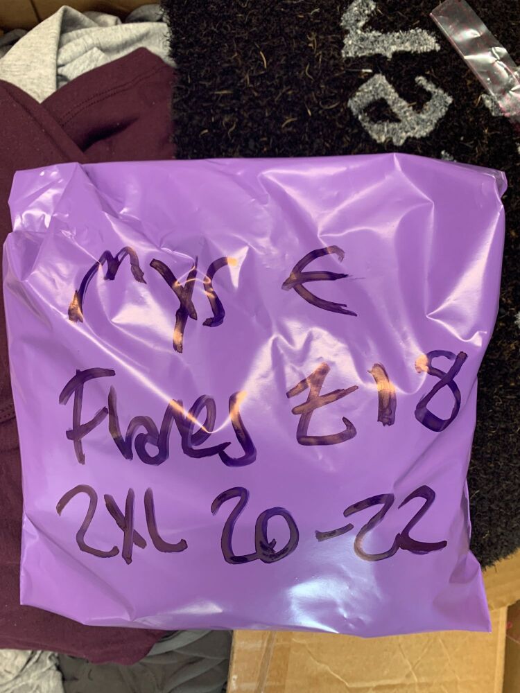 Mystery Pack E - flares size 2XL (20-22)