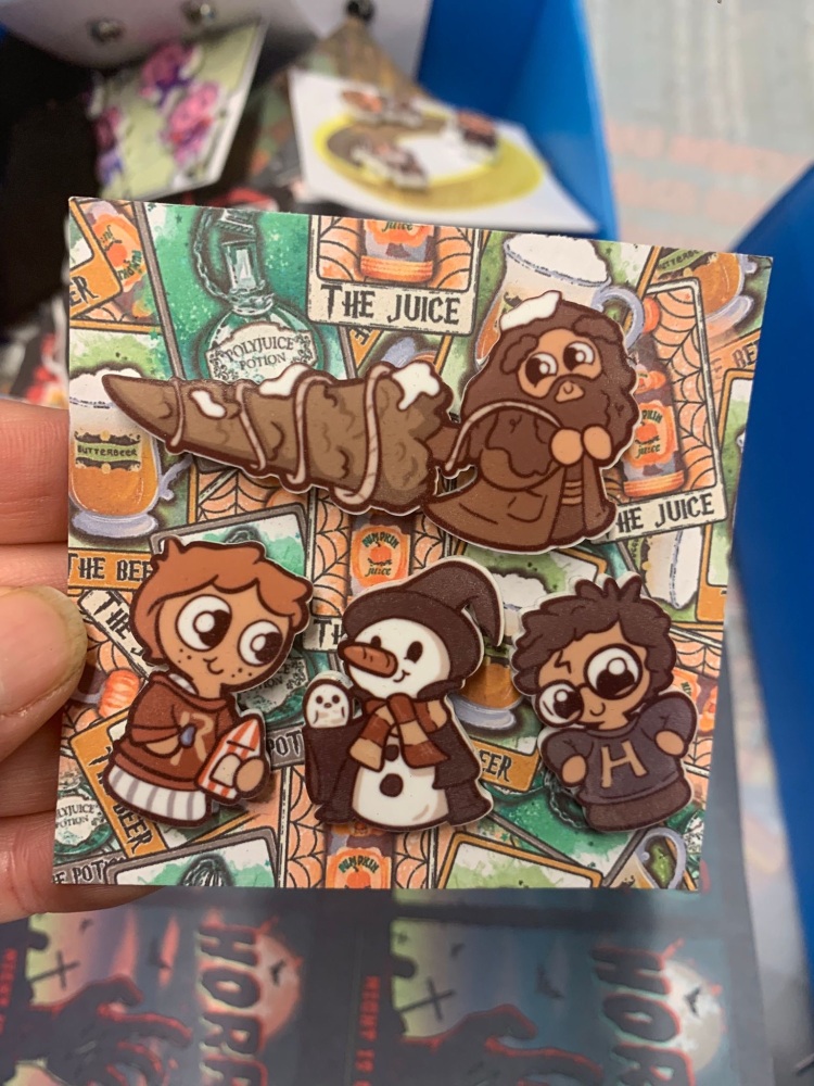 Harry Potter set of 4 pin badges RRP &pound;9.99