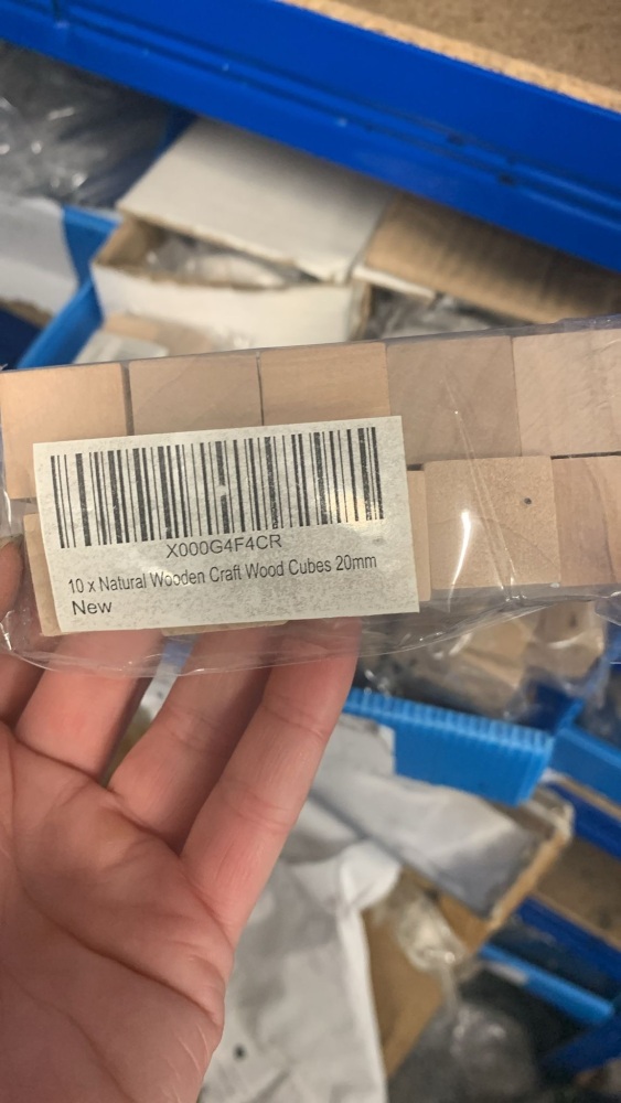 Pack of 10 wooden craft cubes