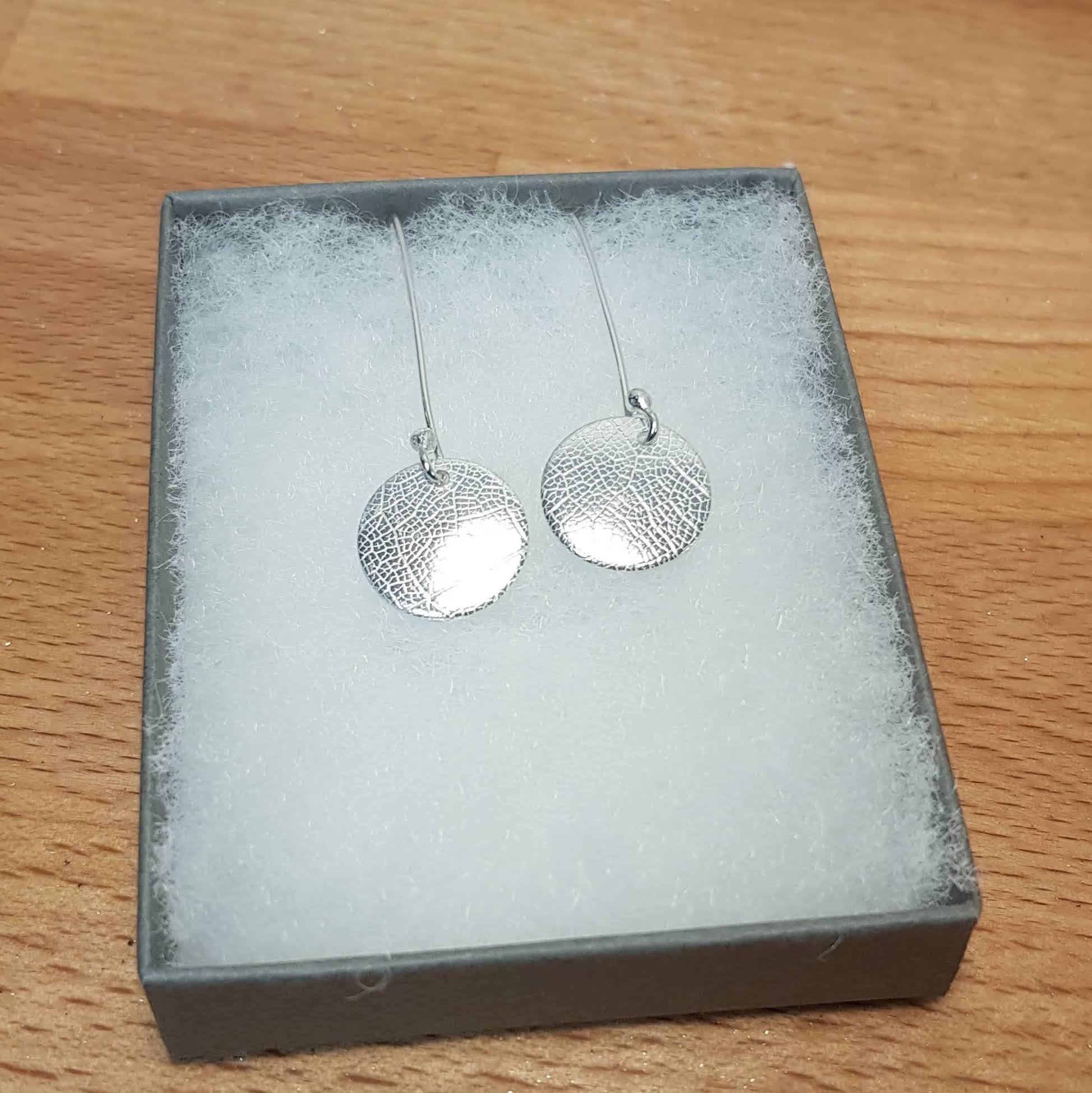 Simple earrings suitable for beginner jewellery makers