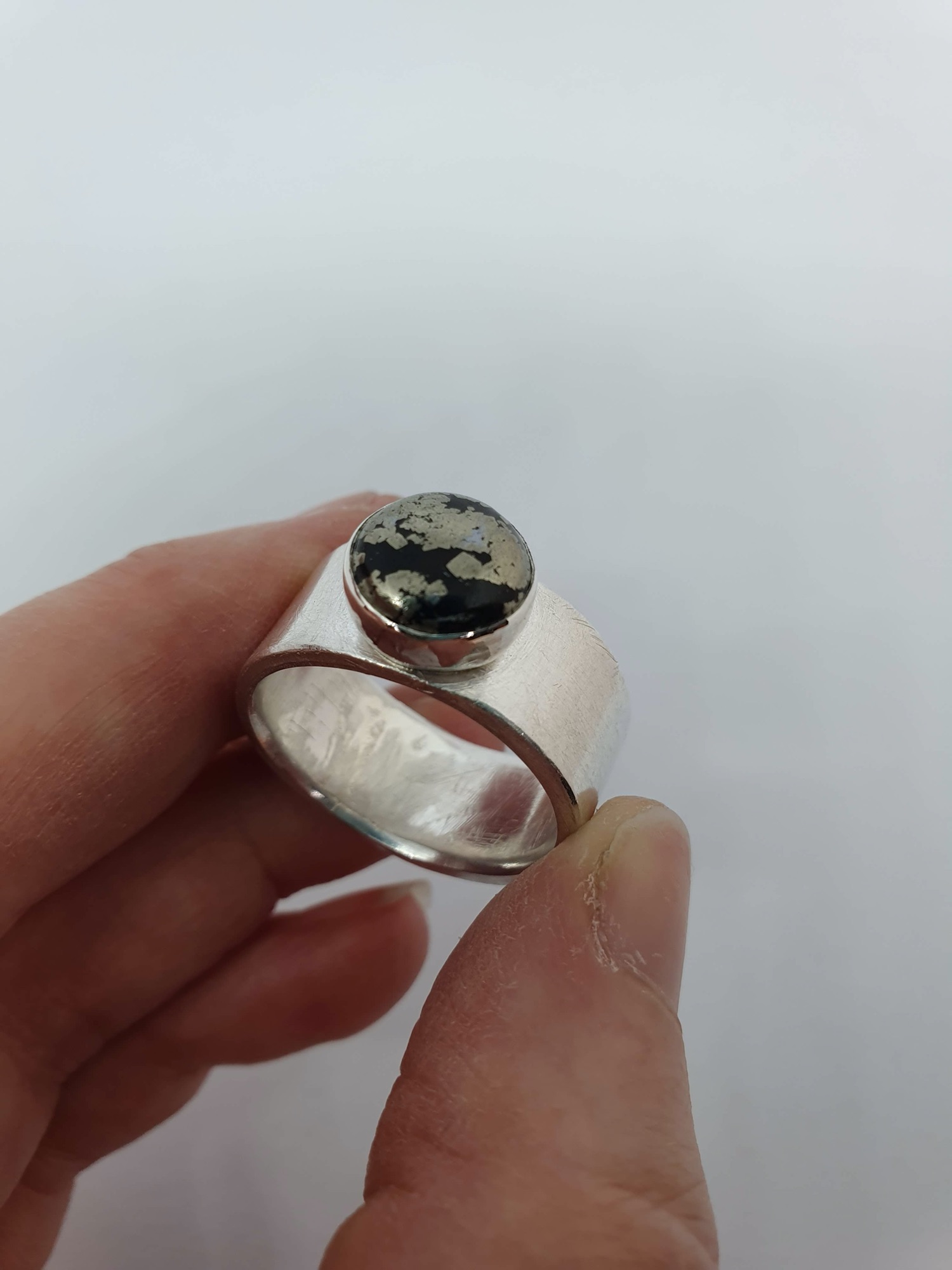 Chunky ring with bezel setting