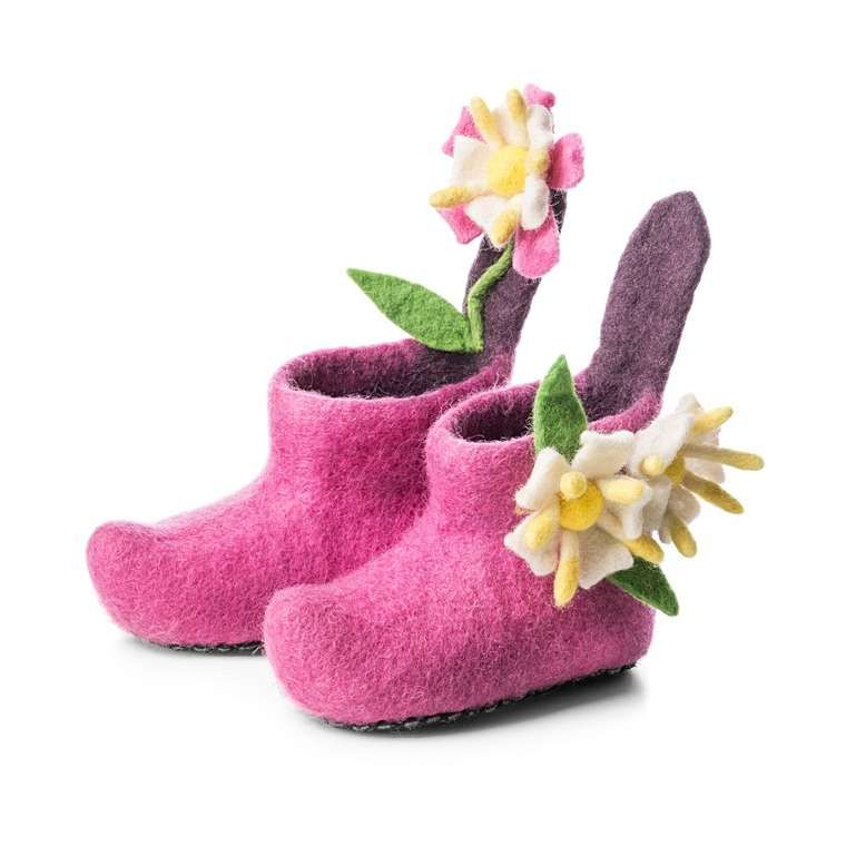 Sew Heart Felt: Kids' Honeysuckle Pink Slippers