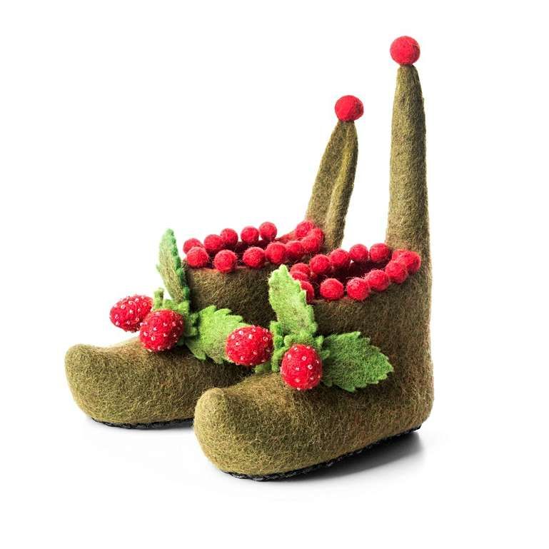Sew Heart Felt: Kids' Strawberry Moss Slippers