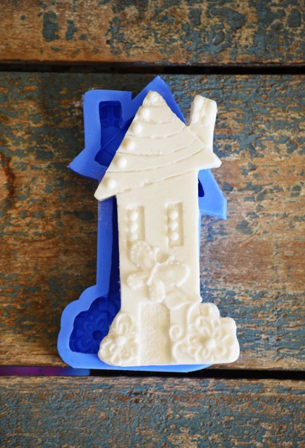 Crystal Candy Bas Relief Mould - Garden Cottage