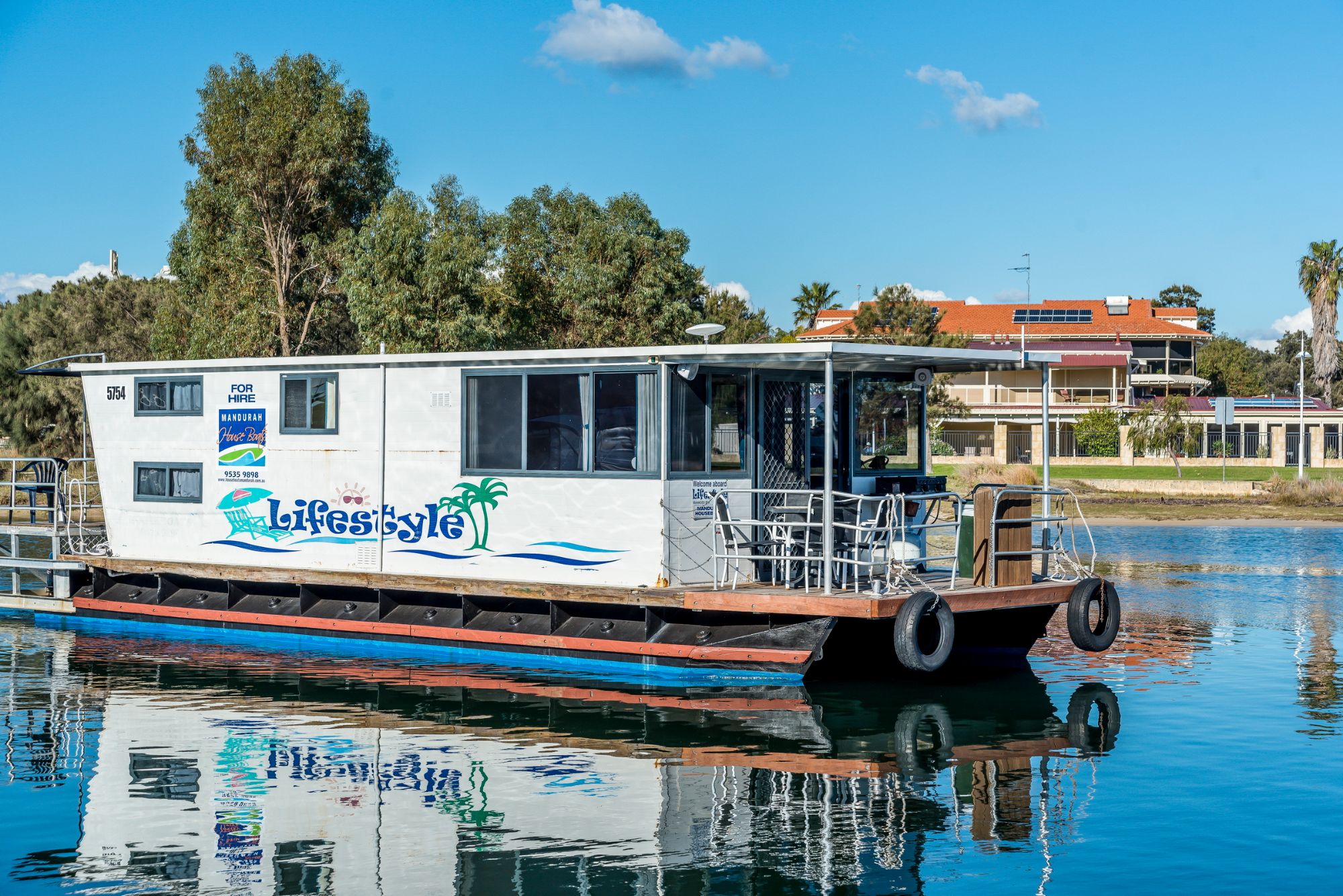 Lifestyle Houseboat For Hire Houseboat Holidays From Perth, Mandurah