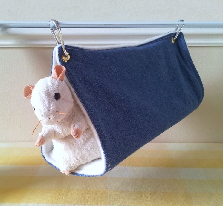 Blue and White Short Hanging Tunnel