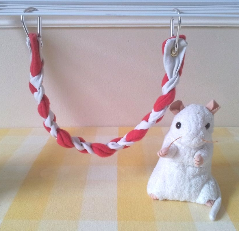 White and Red Short Mouse Rope