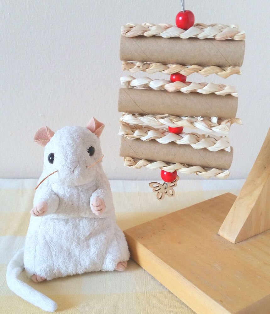 Red Beaded Foraging Shredder Toy