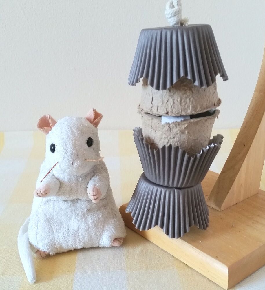 Nibble and Gnaw Stuffed Pot Insect Treat Shredder