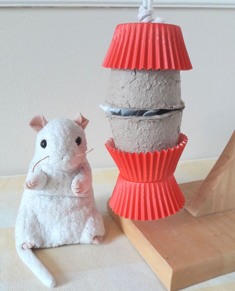 Nibble and Gnaw Stuffed Pot Strawberry Biscuit Treat Shredder